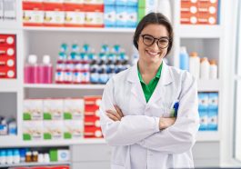 Tenaga Teknis Farmasi Kini Lakukan Ini, Dokter Sampai Kagum!